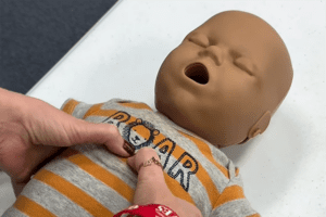 Baby CPR - Encircling thumbs technique