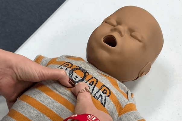 Baby CPR - Encircling thumbs technique